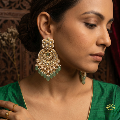 Vintage Glamor: Chandelier Floral Gold Earrings