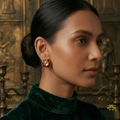 Nature's Bloom: 18k Gold Floral-Inspired Earrings