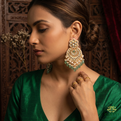 Vintage Glamor: Chandelier Floral Gold Earrings