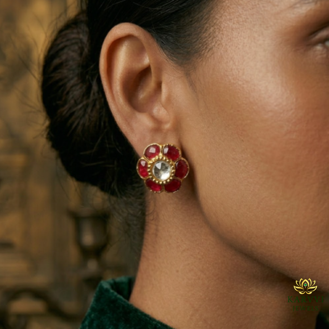 Nature's Bloom: 18k Gold Floral-Inspired Earrings