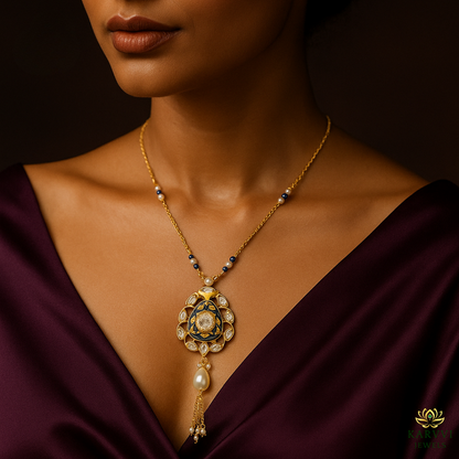 18kt Gold Pendant Chain with Kundan and Pearl Detailing