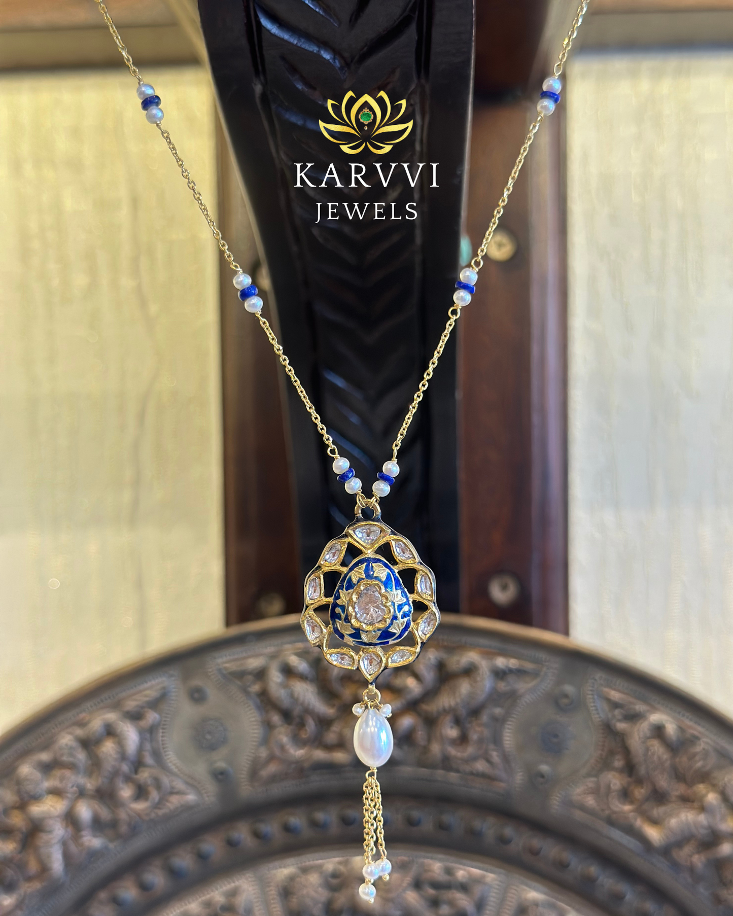 18kt Gold Pendant Chain with Kundan and Pearl Detailing