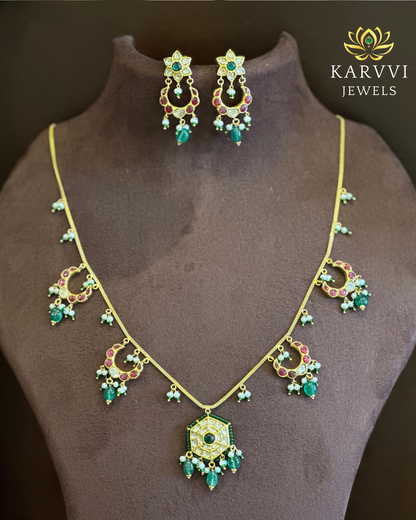 18kt Gold Pendant Chain Set