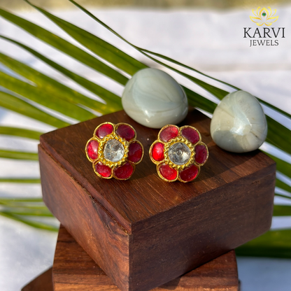 Nature's Bloom: 18k Gold Floral-Inspired Earrings