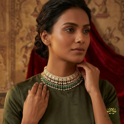 Versatile and Timeless: 18kt Gold Polki Necklace