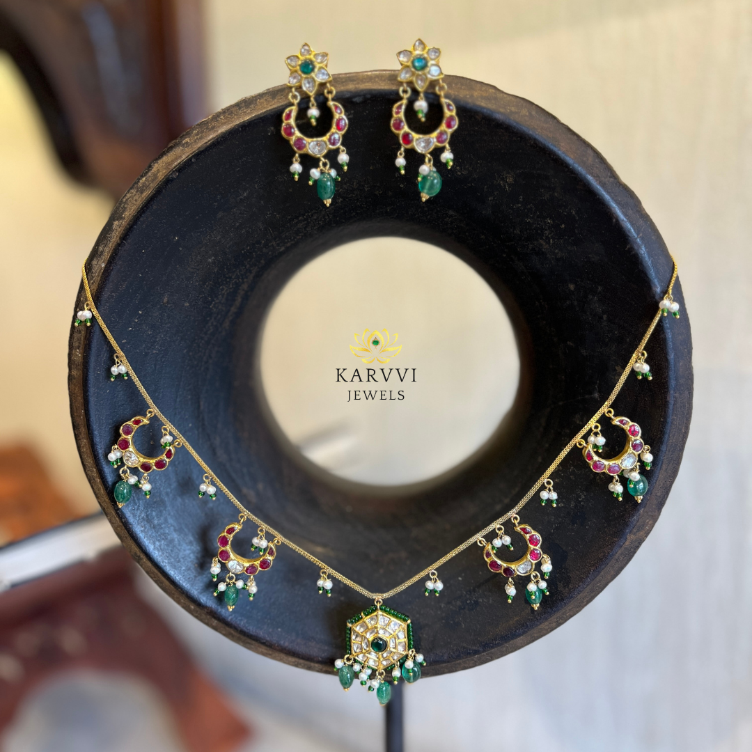 18kt Gold Pendant Chain Set