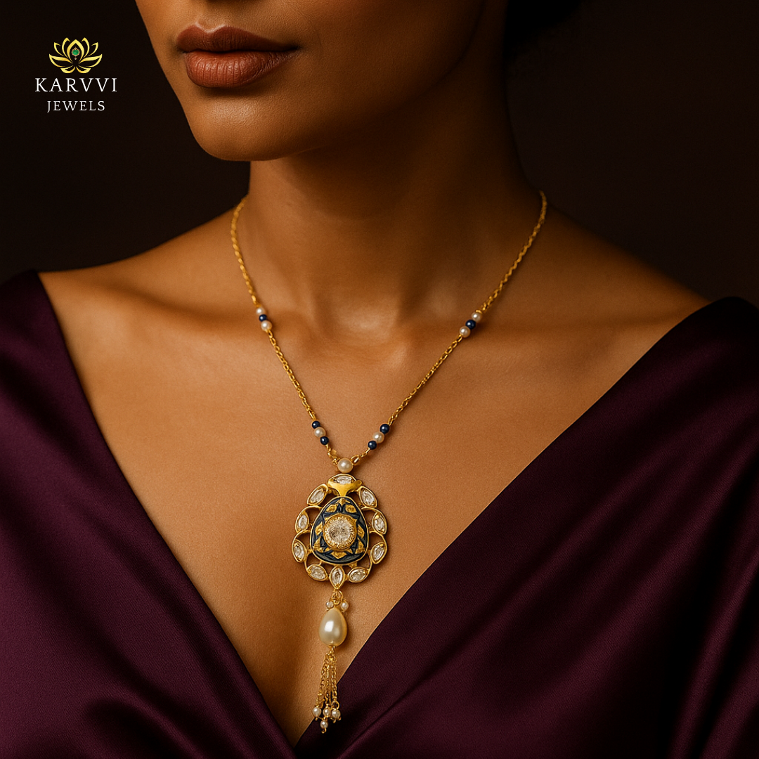 18kt Gold Pendant Chain with Kundan and Pearl Detailing