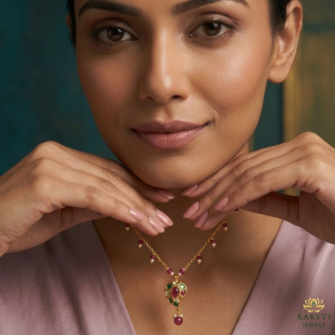 18kt Gold Navratan Pendant Chain