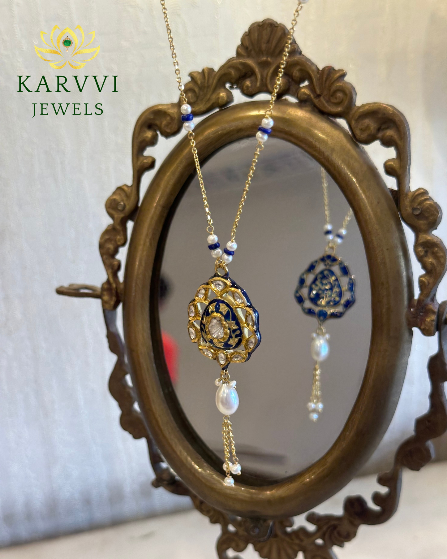 18kt Gold Pendant Chain with Kundan and Pearl Detailing