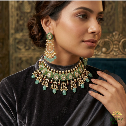 18kt Gold Polki Necklace with Emerald Accents