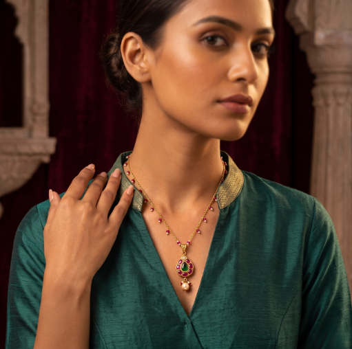 18kt Gold Pendant Chain with a touch Pearls